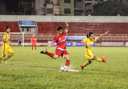 Giải bóng đá nữ VĐQG: Đương kim vô địch vững ngôi đầu