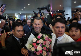 Những hình ảnh đầu tiên của Ryan Giggs, Paul Scholes tại Việt Nam