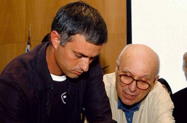 Người thầy đặc biệt của Mourinho là ai?