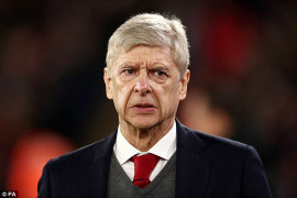 Wenger bị cấm chỉ đạo 3 trận, lỡ đại chiến Chelsea