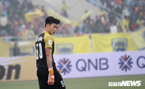 Sai sót rồi xin lỗi, Bùi Tiến Dũng đâu phải thủ môn quốc dân?