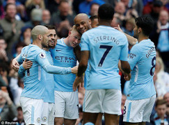 Video kết quả Man City 5-0 Swansea: Xứng danh vô địch 