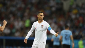 Tiến sĩ Lê Thống Nhất: Theo chân Messi, Ronaldo chia tay World Cup