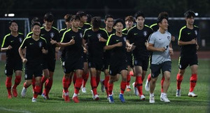 Sau Việt Nam, đến lượt Olympic Hàn Quốc than bóng đá ASIAD 'không bình thường'