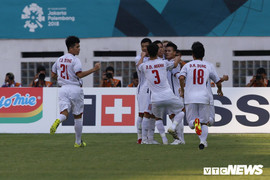 Duy Mạnh: 'Chúng em sẵn sàng hi sinh bản thân vì bóng đá Việt Nam'