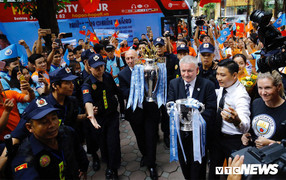 Cúp vô địch Ngoại hạng Anh bắt đầu hành trình đặc biệt tại Thủ đô