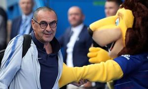 Chelsea đứt mạch toàn thắng, HLV Sarri thừa nhận cần 1 năm để đuổi kịp Liverpool