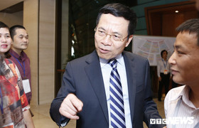 Bộ trưởng Nguyễn Mạnh Hùng: 'Mạng xã hội không còn ảo nữa, không nên bỏ trống trận địa này'