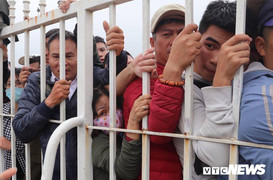 Chen lấn xô đẩy mua vé xem AFF Cup: VFF cần mạnh tay chấm dứt ẩn họa khôn lường