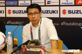 HLV Malaysia: Cầu thủ run rẩy khi vào vòng cấm tuyển Việt Nam