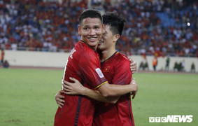 Ghi bàn 'kết liễu' Malaysia, Anh Đức được chấm điểm cao nhất tuyển Việt Nam