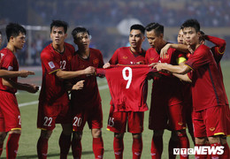 Văn Toàn cảm ơn đồng đội, người hâm mộ: 'Nói nhiều câu cảm động quá mình khóc đấy!'