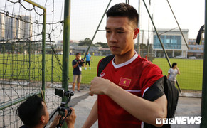 Tuyển Philippines chỉ còn 15 cầu thủ, Huy Hùng vẫn cảnh báo tuyển Việt Nam