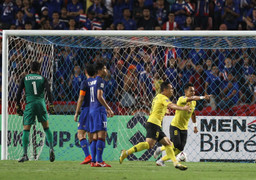 Báo châu Á chỉ 5 lý do khiến Thái Lan gục ngã trước Malaysia