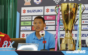 Anh Đức khuyên Đức Chinh: Bỏ qua chỉ trích, nỗ lực trên sân rồi người hâm mộ sẽ hiểu