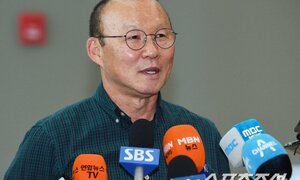 HLV Park Hang Seo: 'Tôi sẽ chọn lựa dẫn dắt tuyển Việt Nam hoặc U23 Việt Nam'