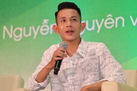 'Nhắc khéo' cổ động viên Việt Nam: Yêu cầu thủ, hãy hạn chế tặng đồ ăn vặt