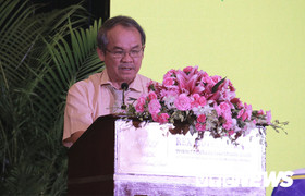 Bầu Đức và câu chuyện 5 đánh 1 tại V-League