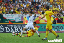 HLV Nam Định: Xuân Trường bị khóa chặt, cả trận mất hút