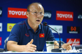 Đấu thầy cũ Guus Hiddink, HLV Park Hang Seo được trao quyền đặc biệt