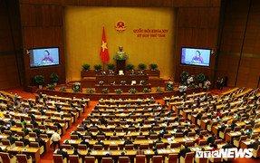 Kỳ họp thứ 8 Quốc hội khoá XIV có nội dung gì đặc biệt?