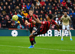 Hàng công nhạt hoà, MU gục ngã trước Bournemouth