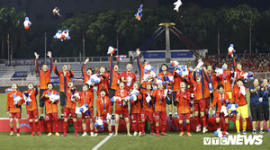 Thủ tướng vận động nguồn xã hội hóa thưởng mỗi nữ cầu thủ 1 xe máy loại tốt