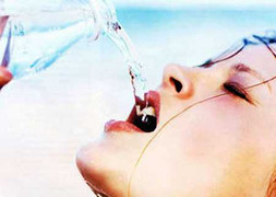 Tăng cường khả năng tình dục bằng cách... uống đủ nước