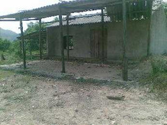 Bom nổ, 1 người chết, nhóm trẻ thoát nạn gang tấc