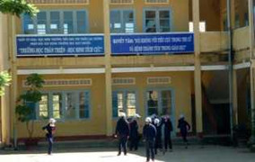 Họp khẩn vụ cô giáo đánh cô giáo xây xẩm mặt mũi