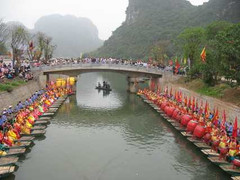 Vượt sông, leo núi dâng Tế Đức thánh Trần đất cố đô