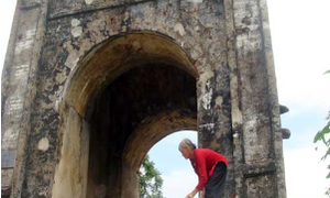 Cụ bà mỗi ngày 1 vạn bước chân ở Hoành Sơn Quan