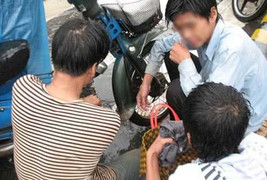 Sửa xe Chợ Trời – sốc vì màn ảo thuật 5 giây