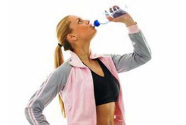 Vỏ hộp, chai nhựa có thể gây đa nang buồng trứng