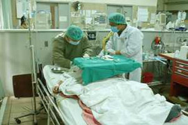 Bé trai bị suy hô hấp, sốc nặng vì trào ngược dạ dày