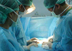 Biến dạng ngực vì vỡ túi silicon sau khi nâng vòng 1