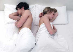 Phá vỡ tổ ấm gia đình vì “cấm vận”