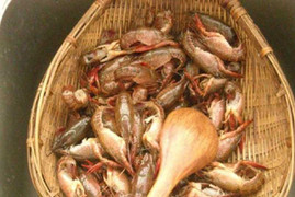 Phát hiện thêm bệnh nhân tan cơ vì ăn tôm hùm