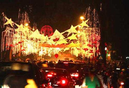 Hà Nội đêm 2/9: Đường phố ùn ứ, chặt chém khách gửi xe