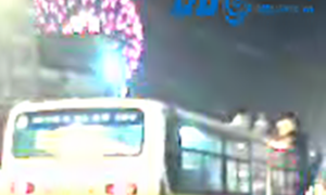 Giật mình màn xem pháo hoa kiểu