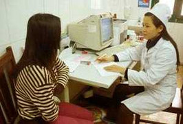 Mang bệnh lậu ở miệng vì “yêu” kiểu oral