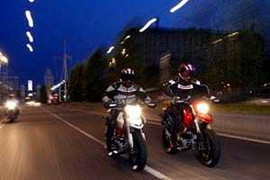 Kinh nghiệm lái xe máy an toàn ban đêm