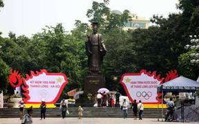 Xin đừng yêu Hà Nội bằng tình yêu vụ lợi!