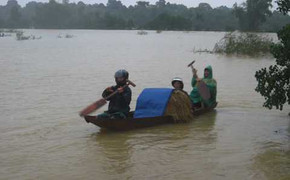 Thư miền Trung: Dân quê tôi biết tránh về đâu ơi lũ!