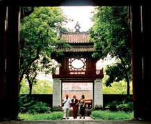 Chùm thơ Ngàn năm của người mẹ 