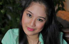 Ngắm con gái Hồng Vân đẹp như người mẫu