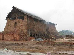 Hà Nội: Ba người chết do ngộ độc khí lò gạch