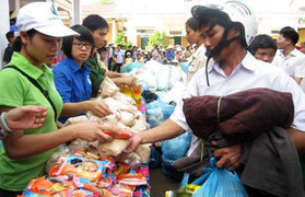 Phản hồi bất ngờ về vụ CB xã thu lại tiền cứu trợ