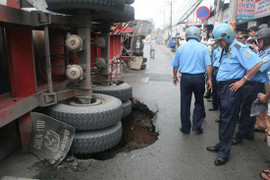 TP. HCM: Bác đề nghị tăng phí qua trạm, thu phí vỉa hè