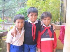 Ba học sinh trả lại 15 triệu đồng cho người mất